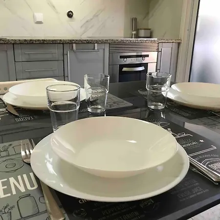 Hollywood Проживание в семье Браганса